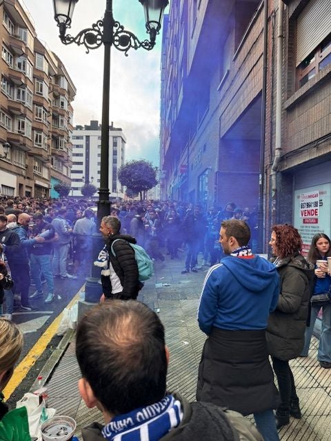 ¿Estuviste animando al Real Oviedo antes del derbi? ¡Búscate en las fotos!