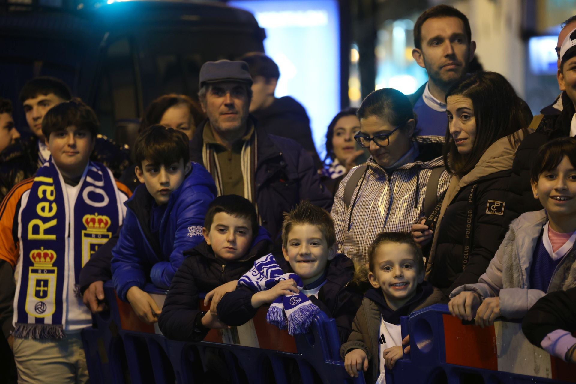 ¿Estuviste animando al Real Oviedo antes del derbi? ¡Búscate en las fotos!