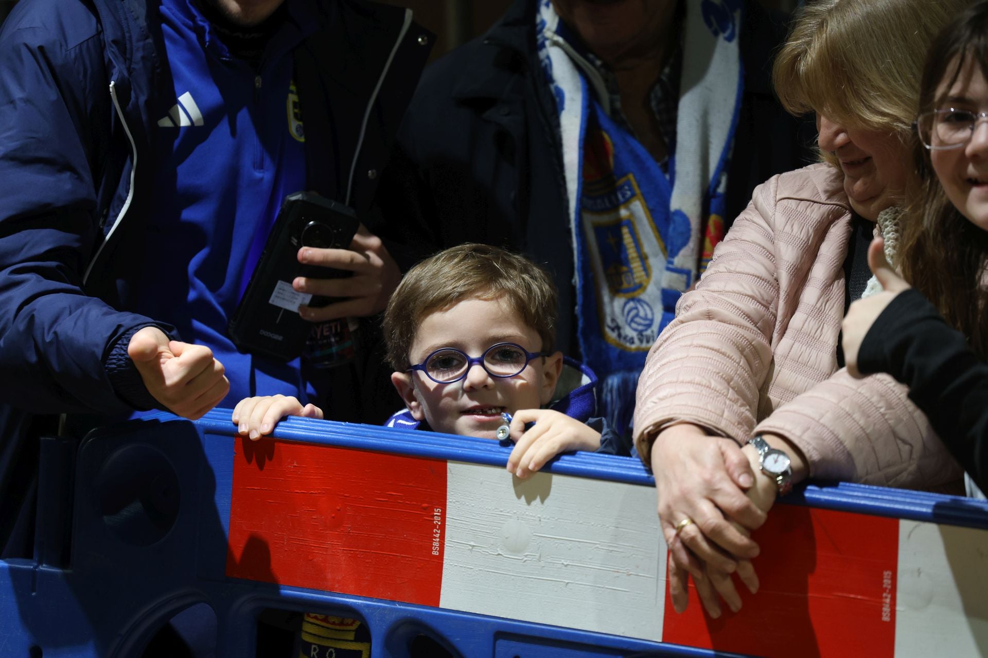 ¿Estuviste animando al Real Oviedo antes del derbi? ¡Búscate en las fotos!