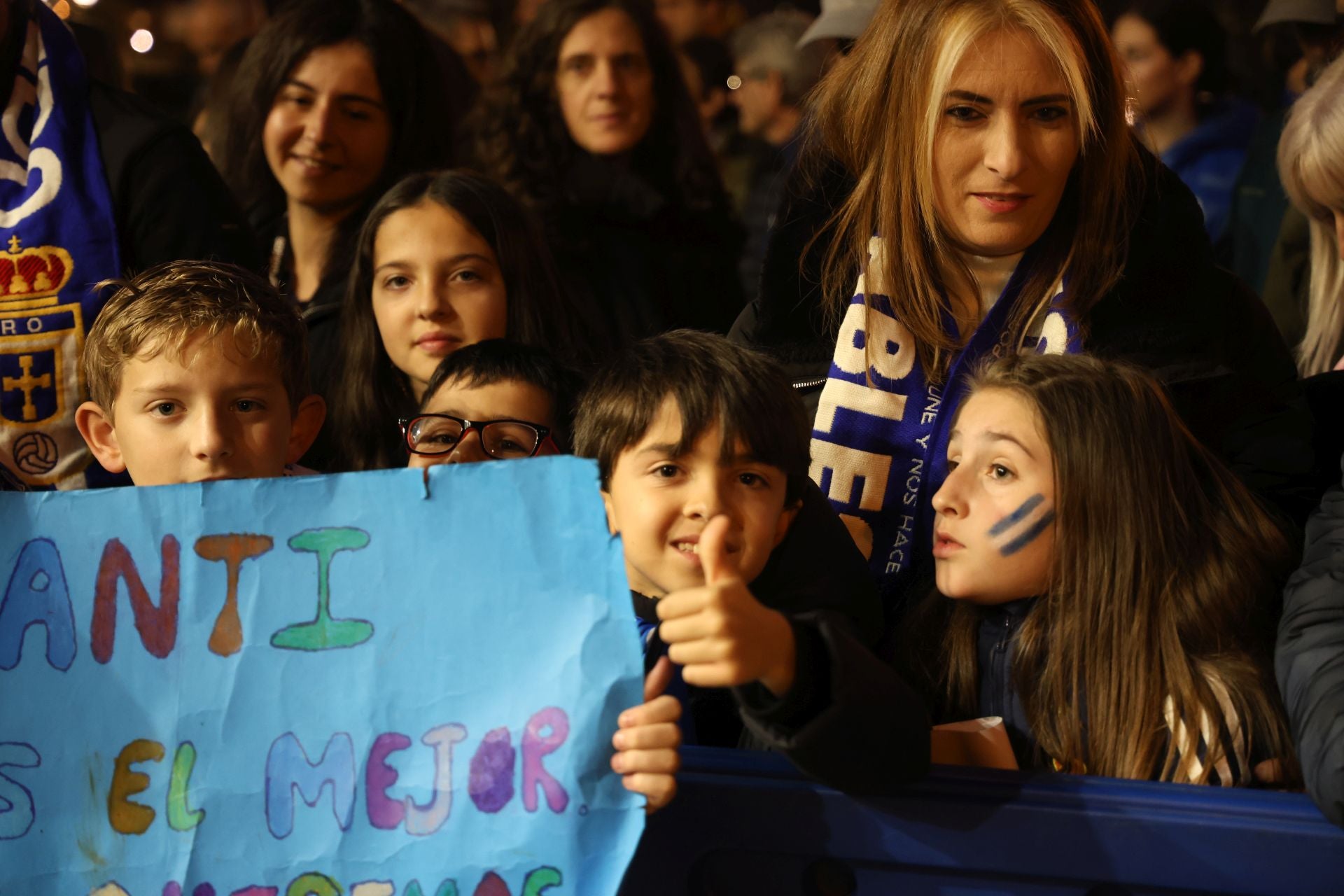¿Estuviste animando al Real Oviedo antes del derbi? ¡Búscate en las fotos!