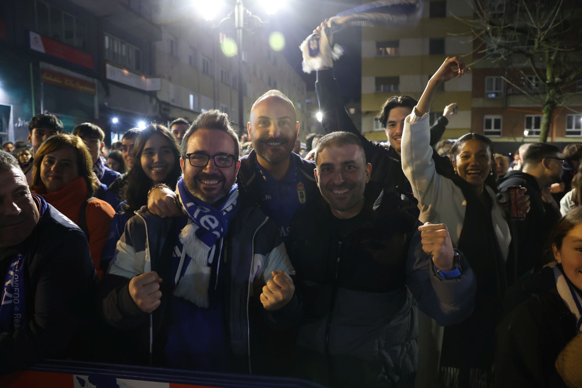 ¿Estuviste animando al Real Oviedo antes del derbi? ¡Búscate en las fotos!