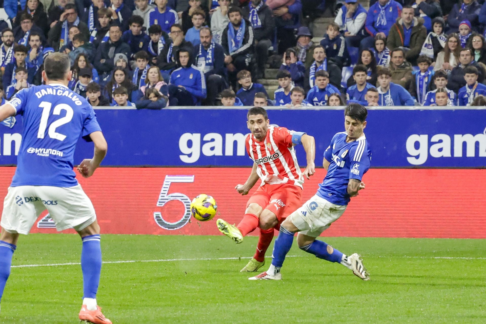 Las mejores imágenes del Real Oviedo - Sporting de Gijón