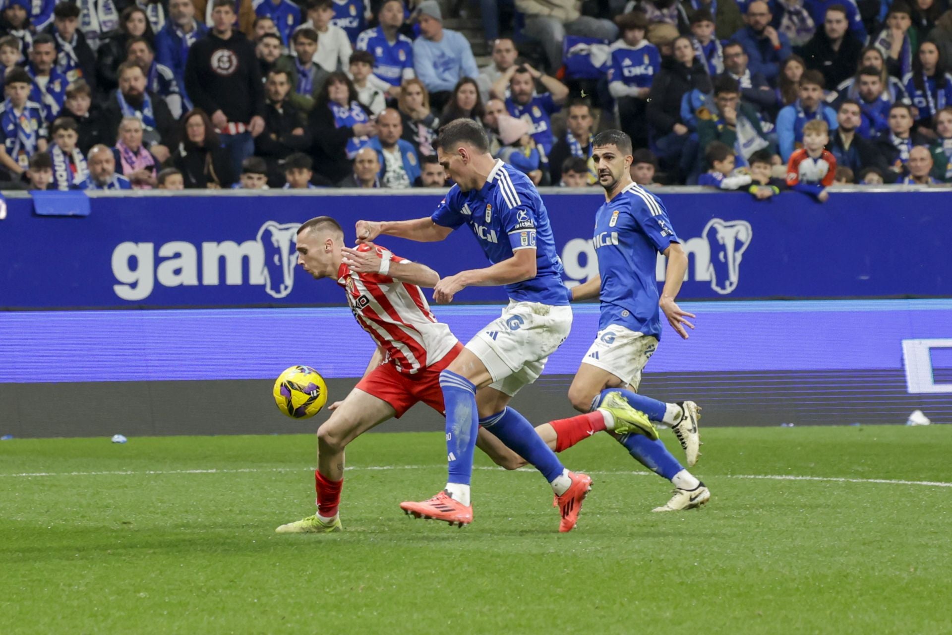 Las mejores imágenes del Real Oviedo - Sporting de Gijón