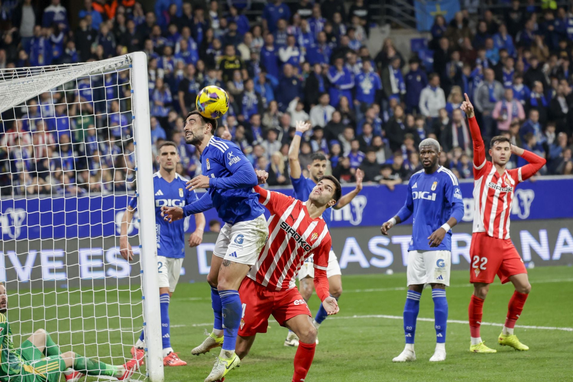 Las mejores imágenes del Real Oviedo - Sporting de Gijón