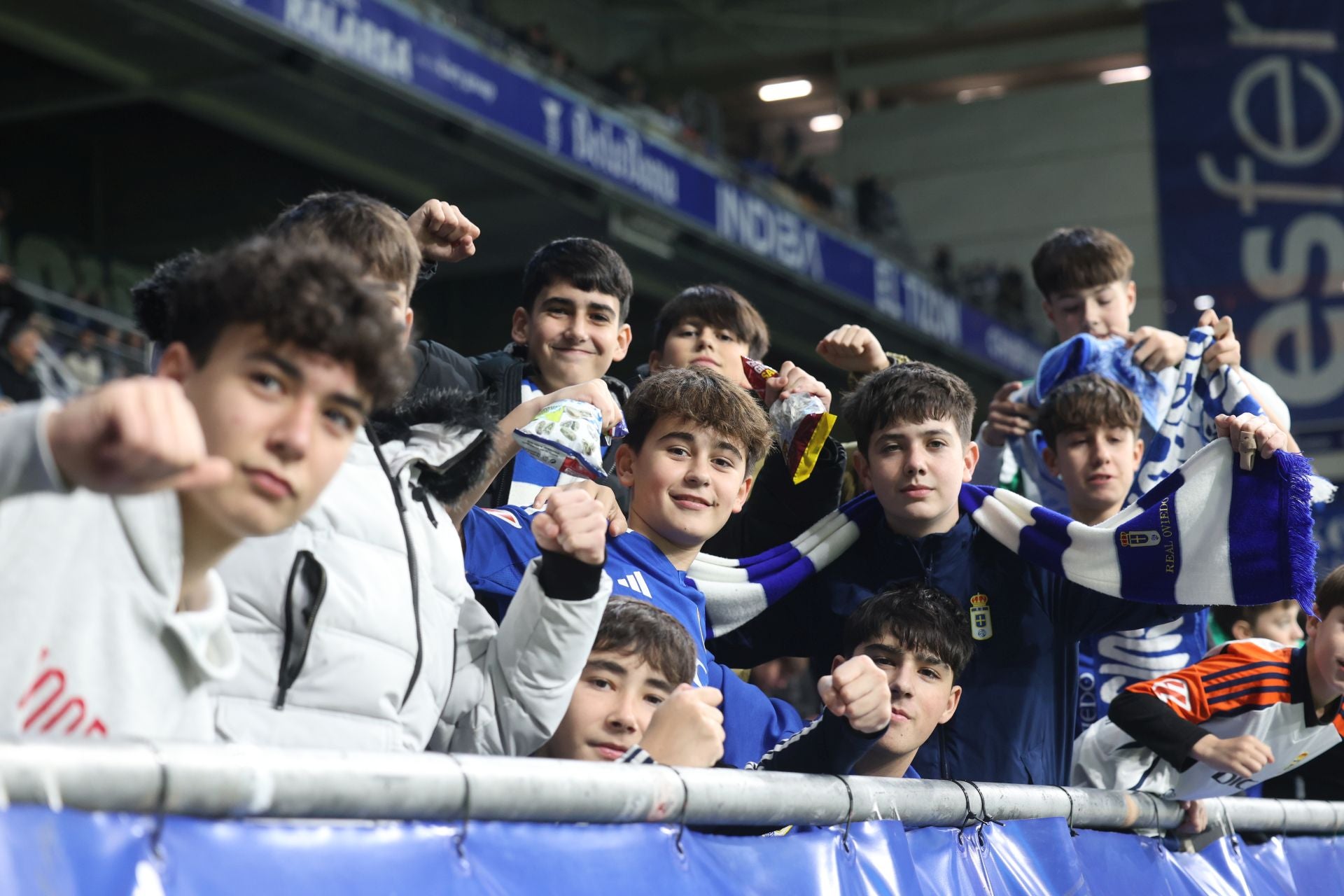 ¿Estuviste viendo el Real Oviedo - Sporting de Gijón? ¡Búscate en las fotos del Tartiere!