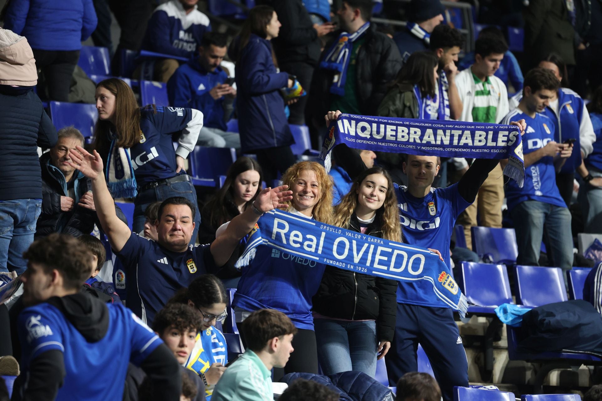 ¿Estuviste viendo el Real Oviedo - Sporting de Gijón? ¡Búscate en las fotos del Tartiere!