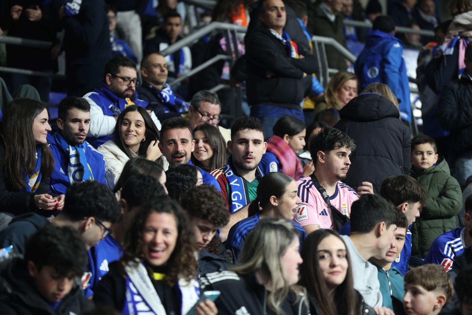 ¿Estuviste viendo el Real Oviedo - Sporting de Gijón? ¡Búscate en las fotos del Tartiere!