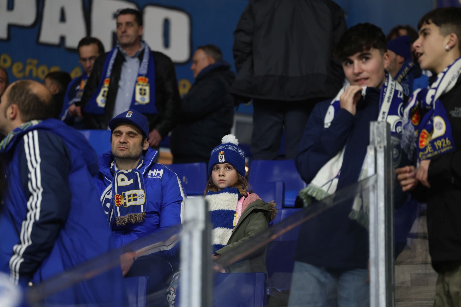 ¿Estuviste viendo el Real Oviedo - Sporting de Gijón? ¡Búscate en las fotos del Tartiere!