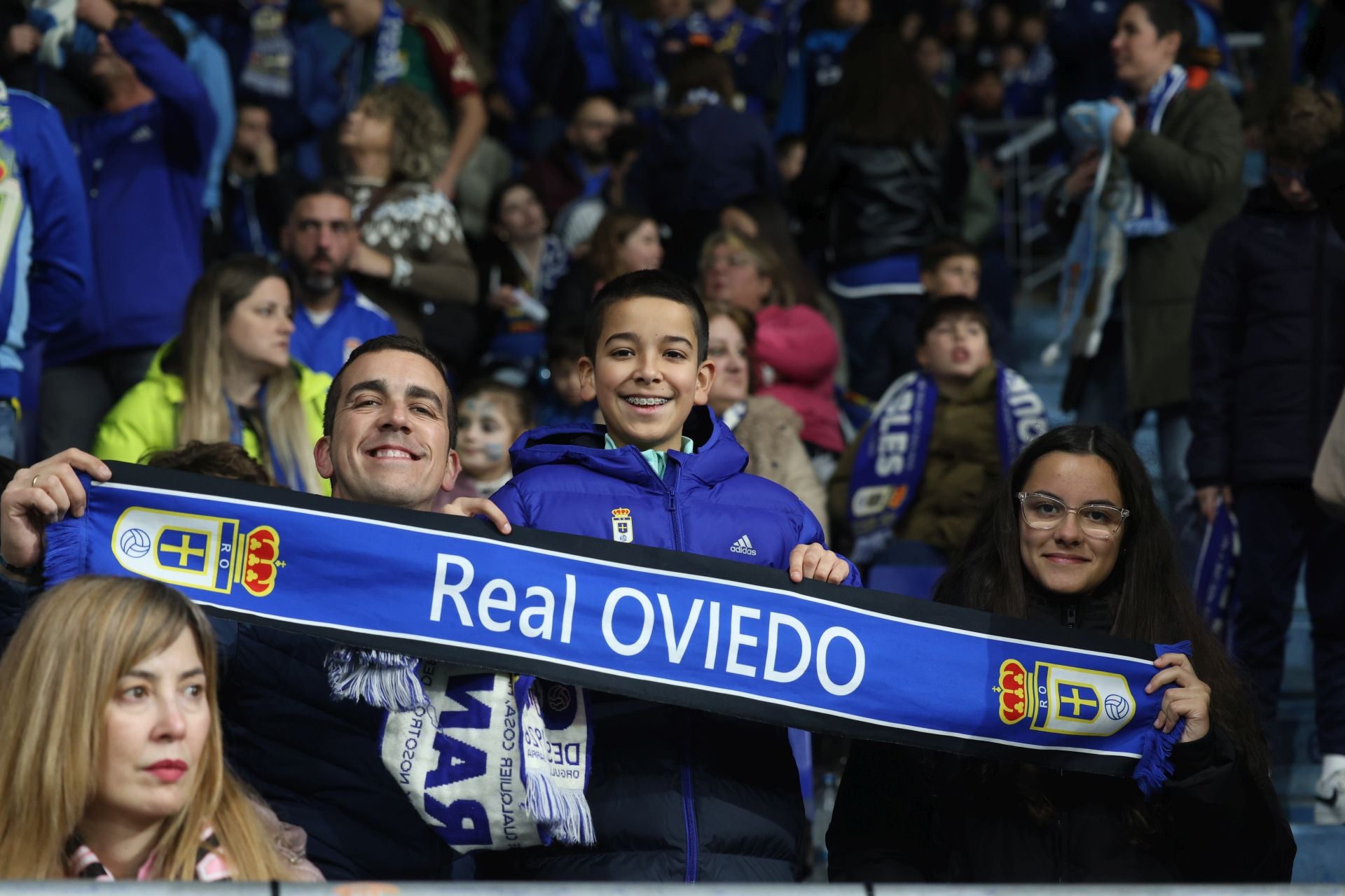 ¿Estuviste viendo el Real Oviedo - Sporting de Gijón? ¡Búscate en las fotos del Tartiere!