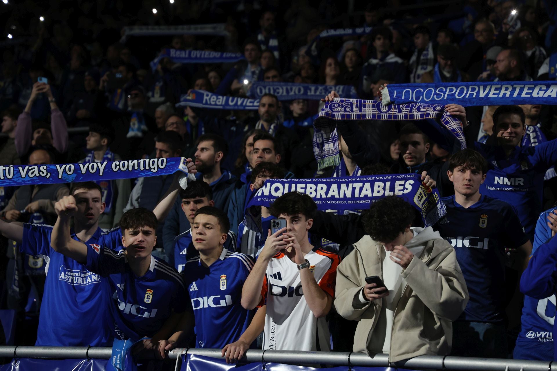 ¿Estuviste viendo el Real Oviedo - Sporting de Gijón? ¡Búscate en las fotos del Tartiere!