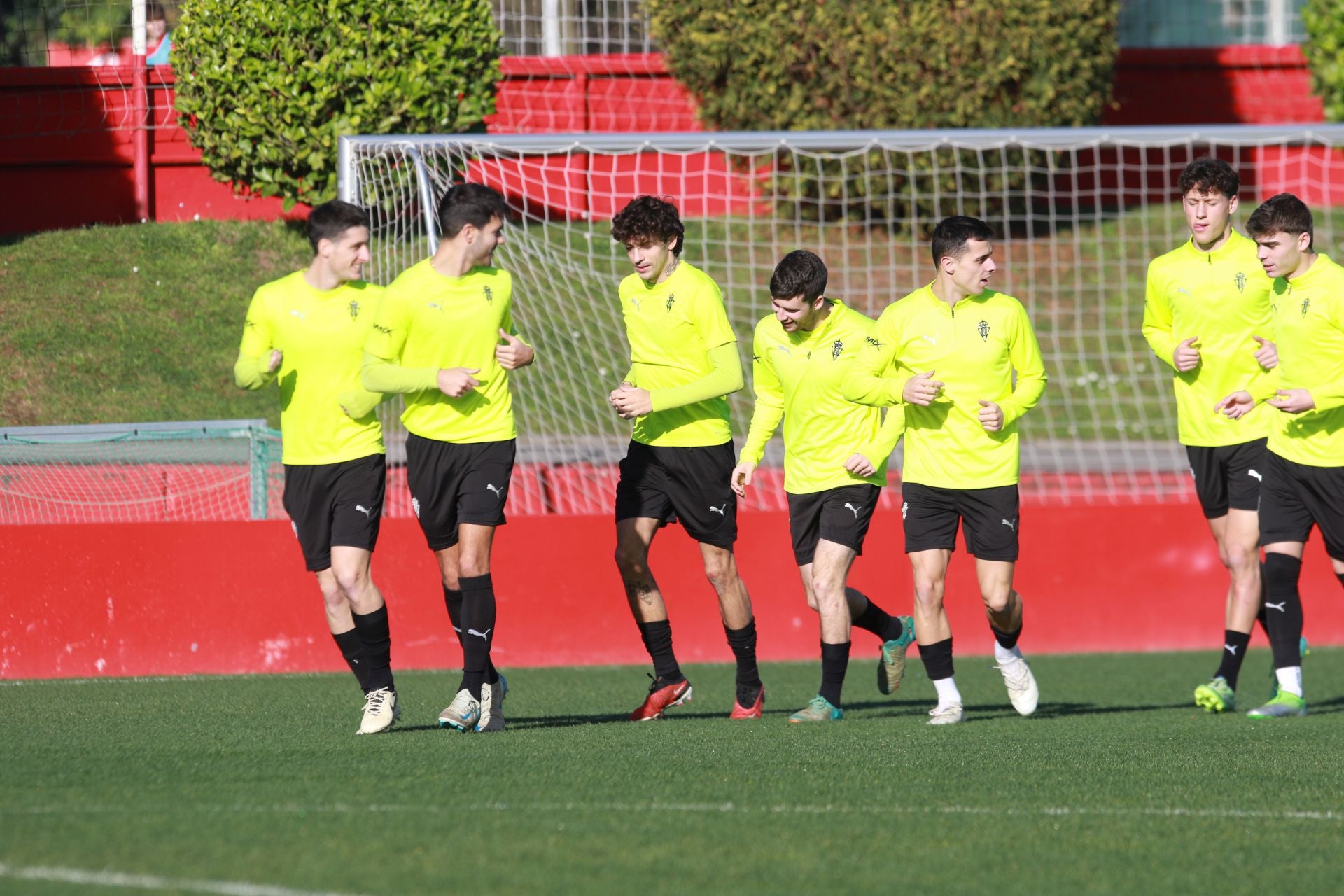 El Sporting de Gijón vuelve a entrenar tras el derbi