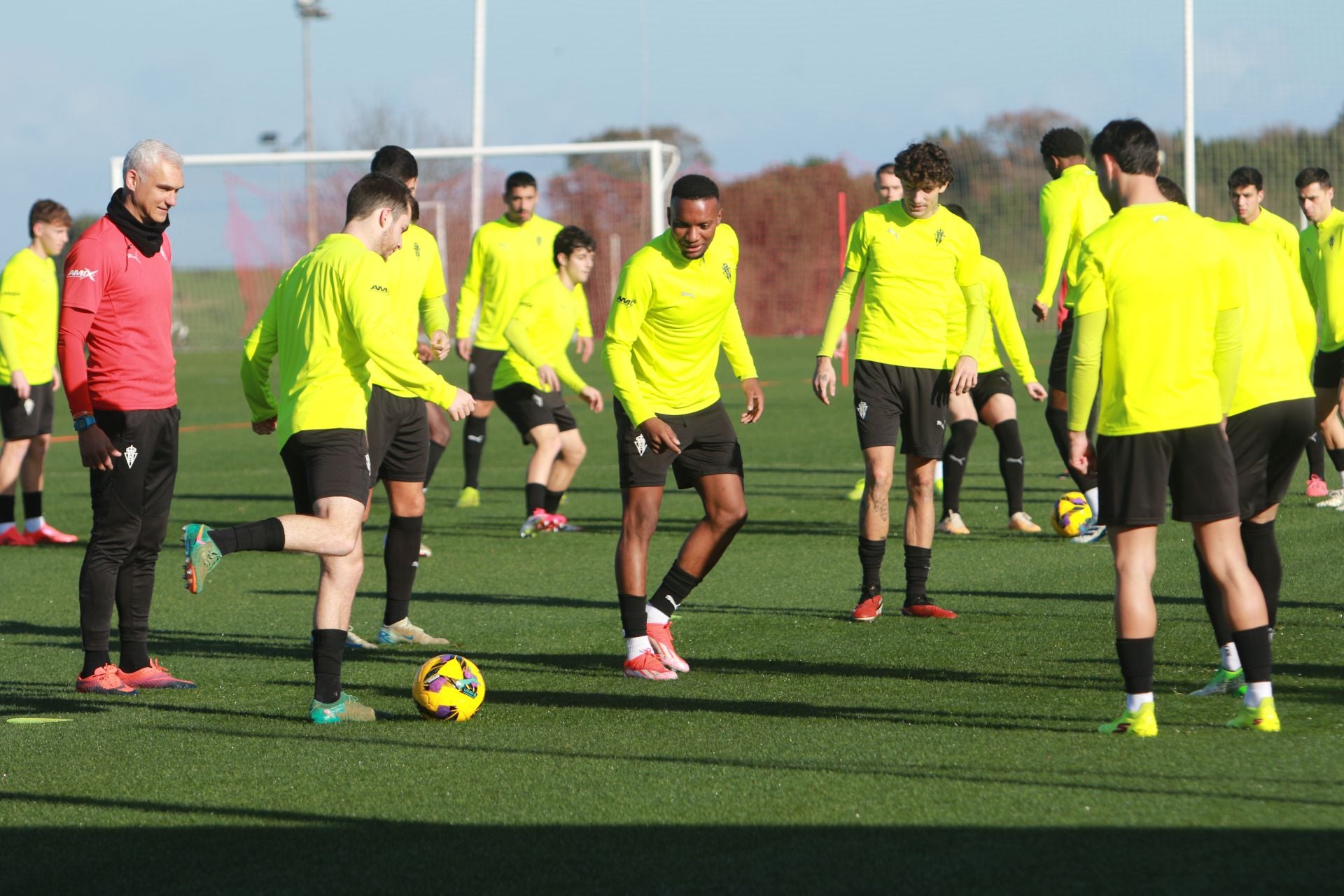 El Sporting de Gijón vuelve a entrenar tras el derbi