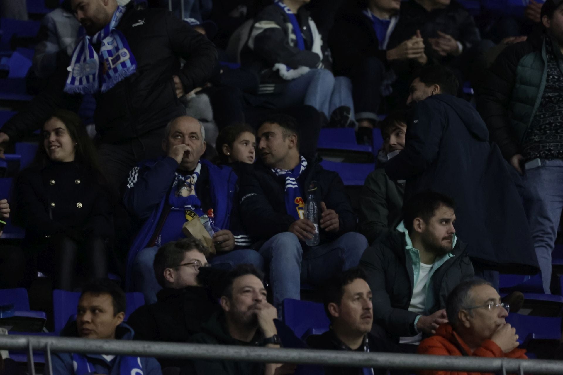 ¿Estuviste viendo el Real Oviedo - Sporting de Gijón? ¡Búscate en las fotos del Tartiere!