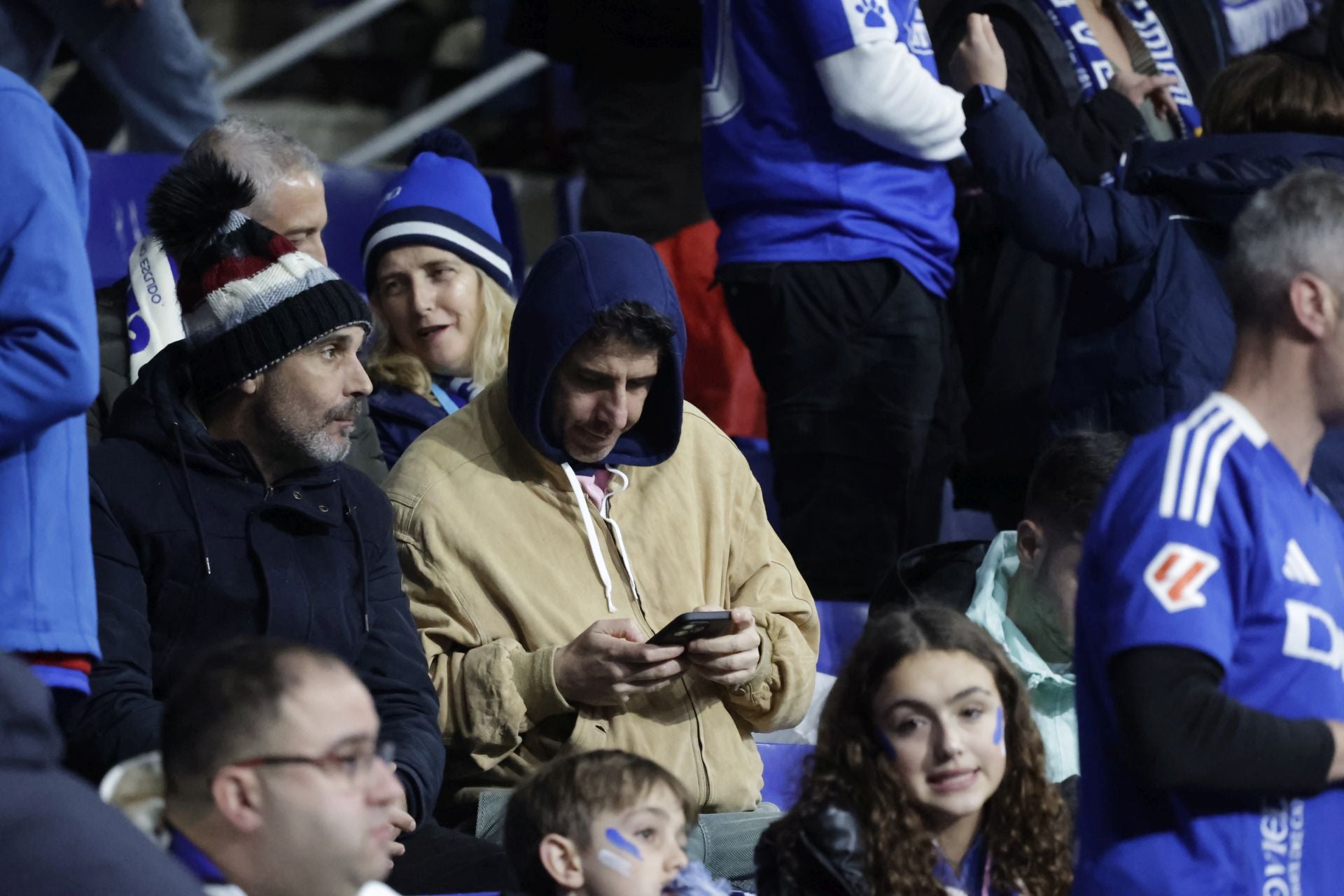 ¿Estuviste viendo el Real Oviedo - Sporting de Gijón? ¡Búscate en las fotos del Tartiere!