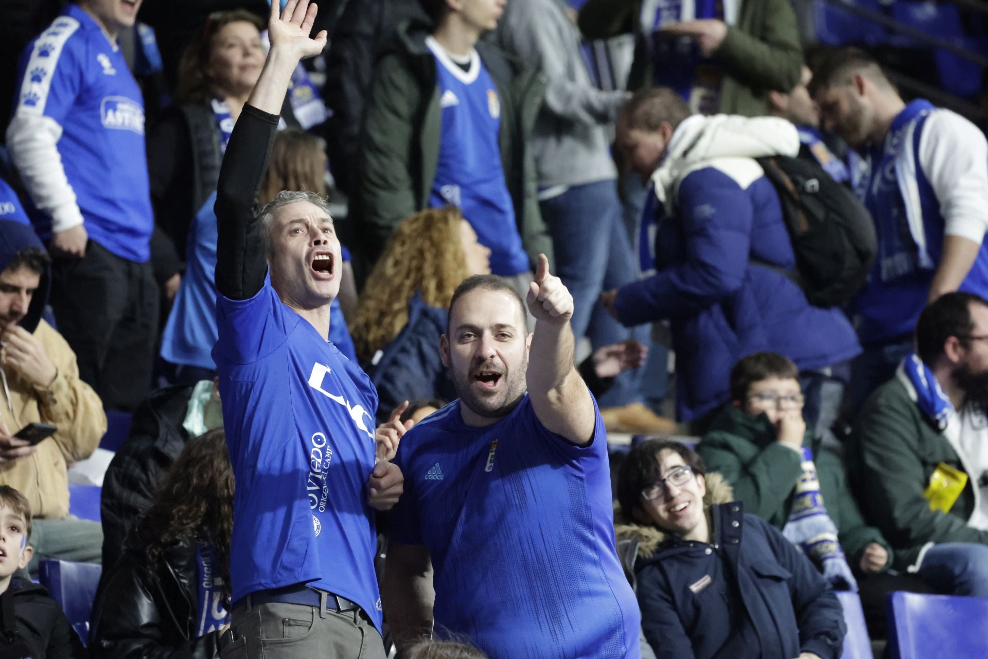 ¿Estuviste viendo el Real Oviedo - Sporting de Gijón? ¡Búscate en las fotos del Tartiere!