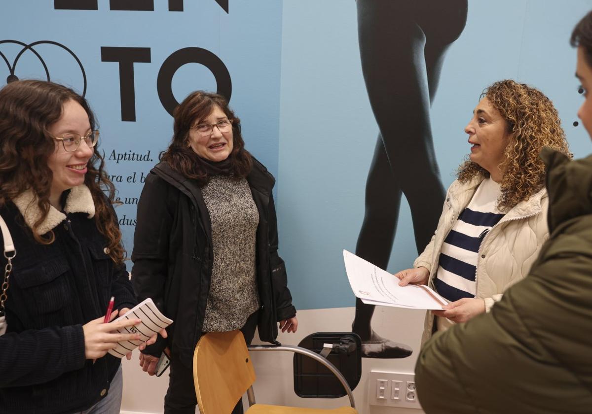 Las estudiantes de la Escuela de Arte visitaron las instalaciones de La Curtidora.