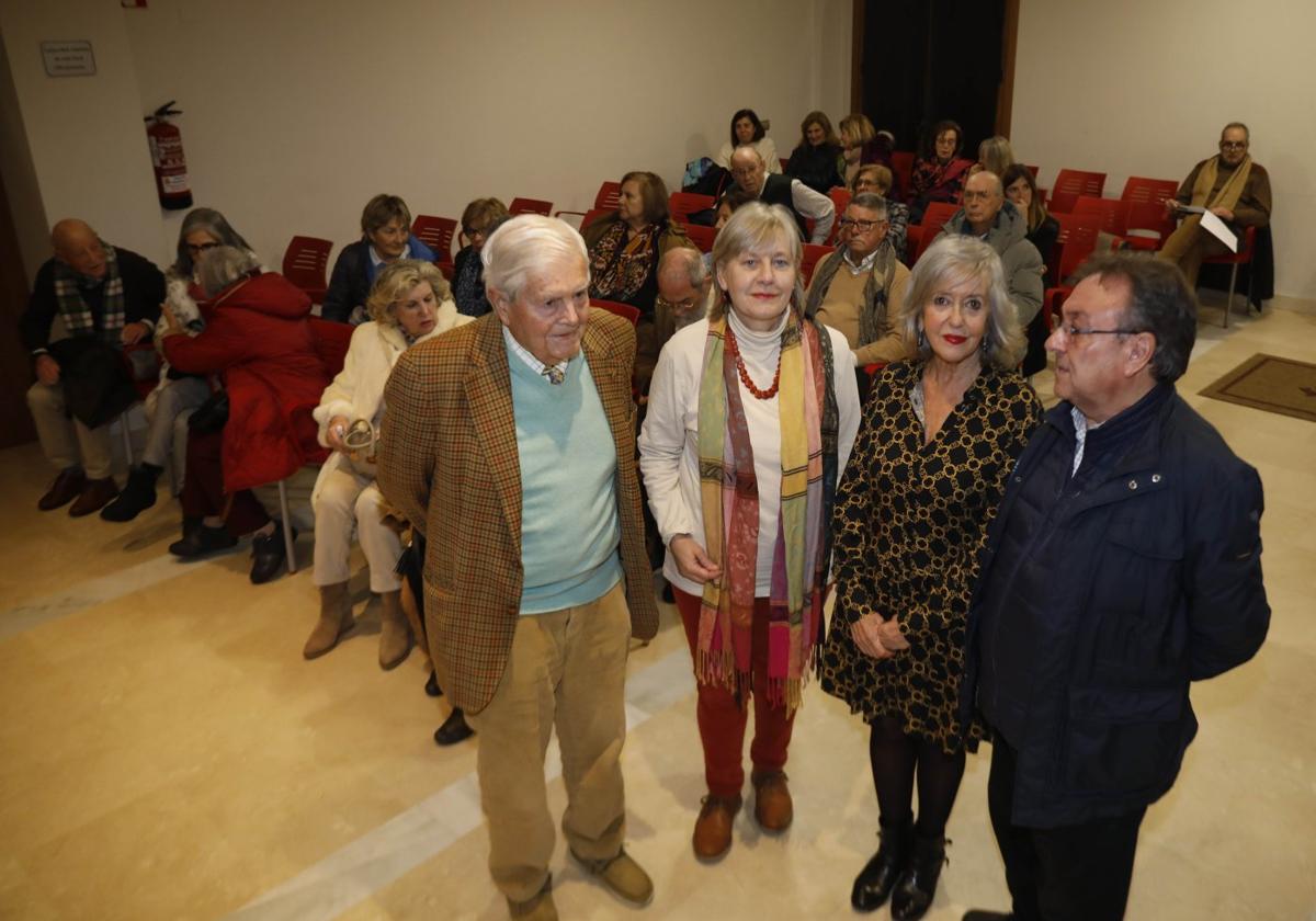 Ignacio García-Arango, Lioba Simon, Blanca Sedano y Orlando Moratinos, momentos antes de que diera comienzo la conferencia.