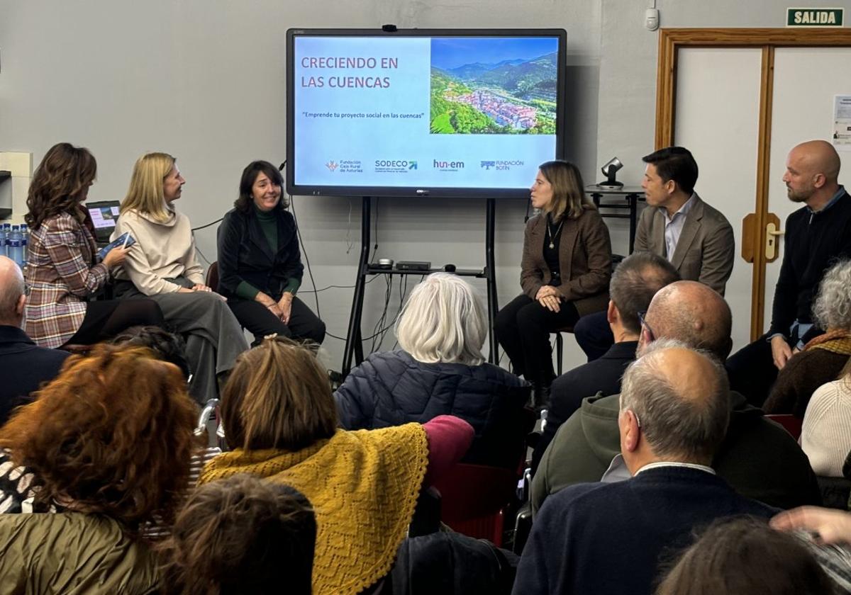 Encuentro informativo del proyecto en la sede de Sodeco.