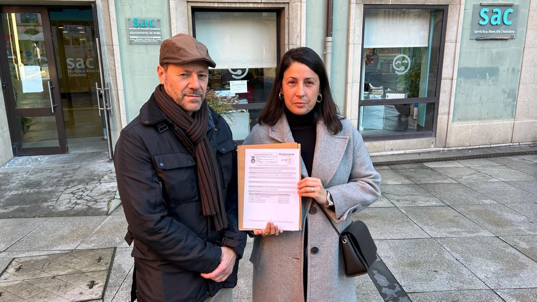 Tesorero y presidenta de la asociación.