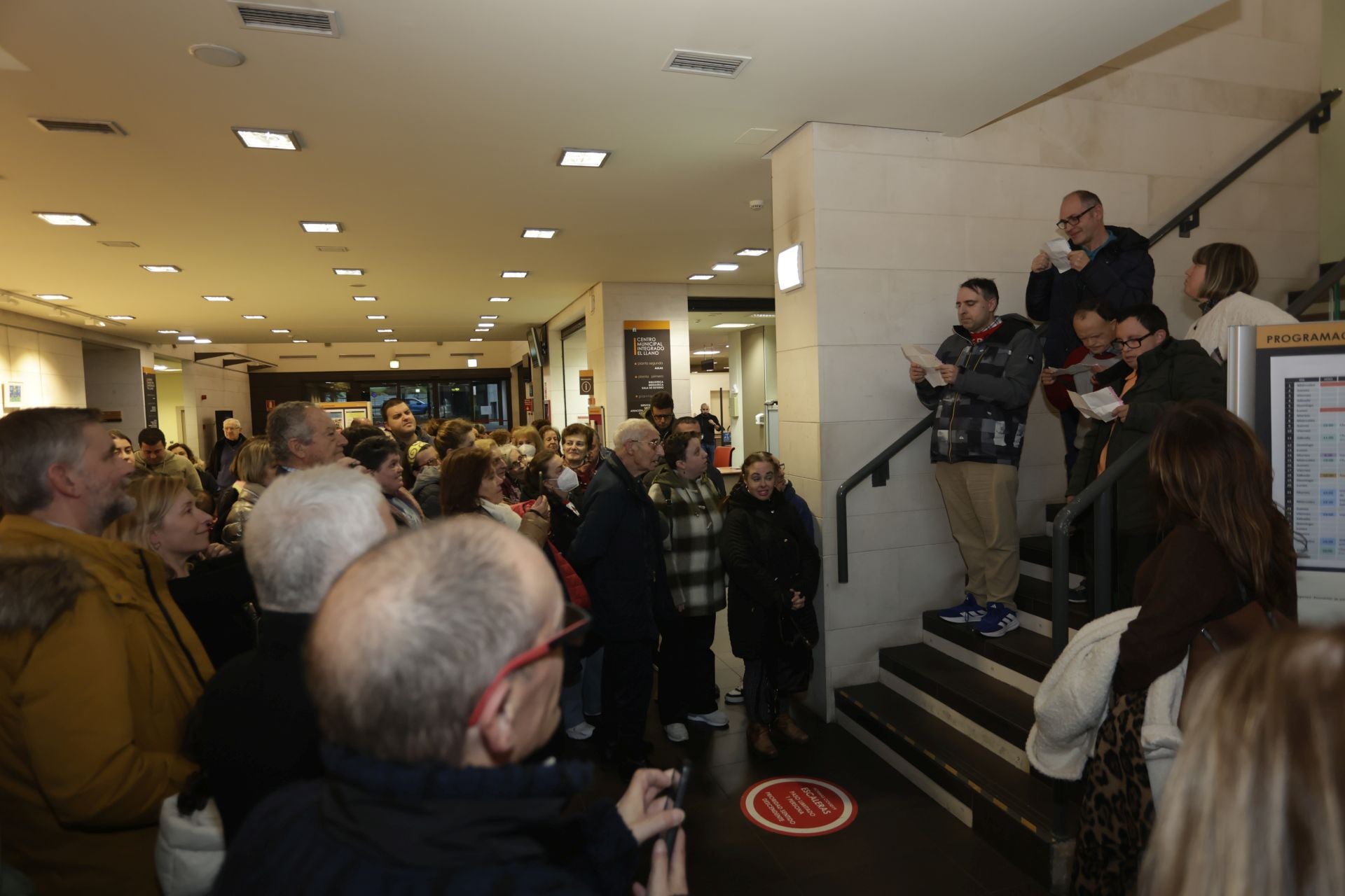 Residentes del Centro de Apoyo a la Integración APTA de Gijón exponen su arte