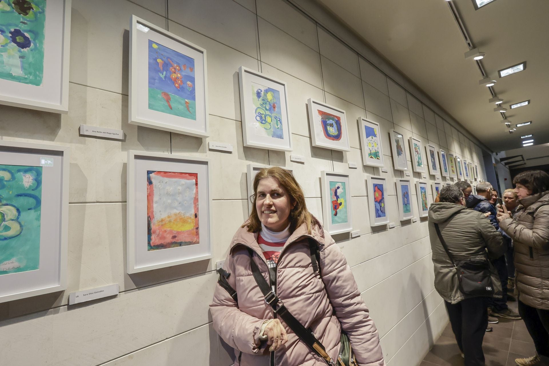 Residentes del Centro de Apoyo a la Integración APTA de Gijón exponen su arte