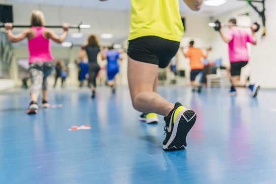 Usuarios en el gimnasio.