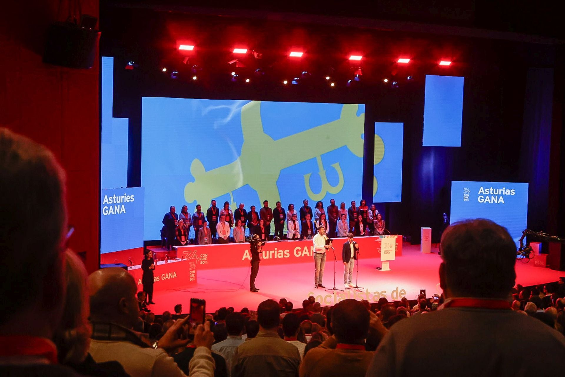 Pedro Sánchez y Adrián Barbón inauguran el congreso socialista en Avilés