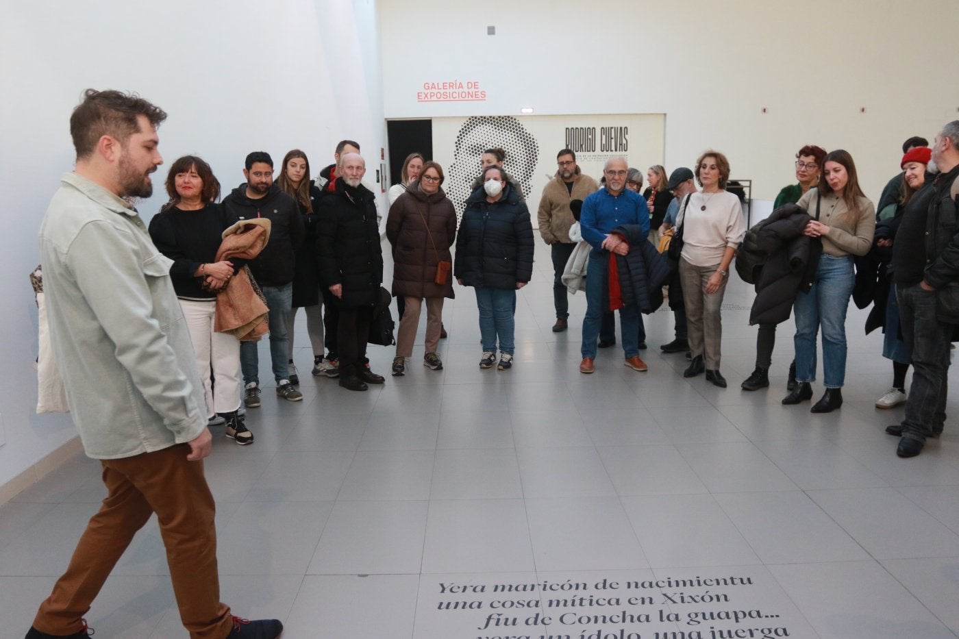 Baile y proclama célebre para despedir a Rodrigo Cuevas en Laboral