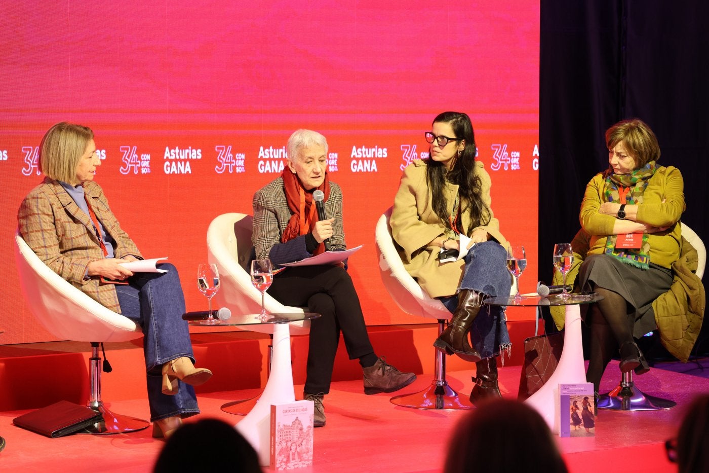 «Las mujeres tenemos que trasladarnos al pasado y al futuro, hacer una genealogía»