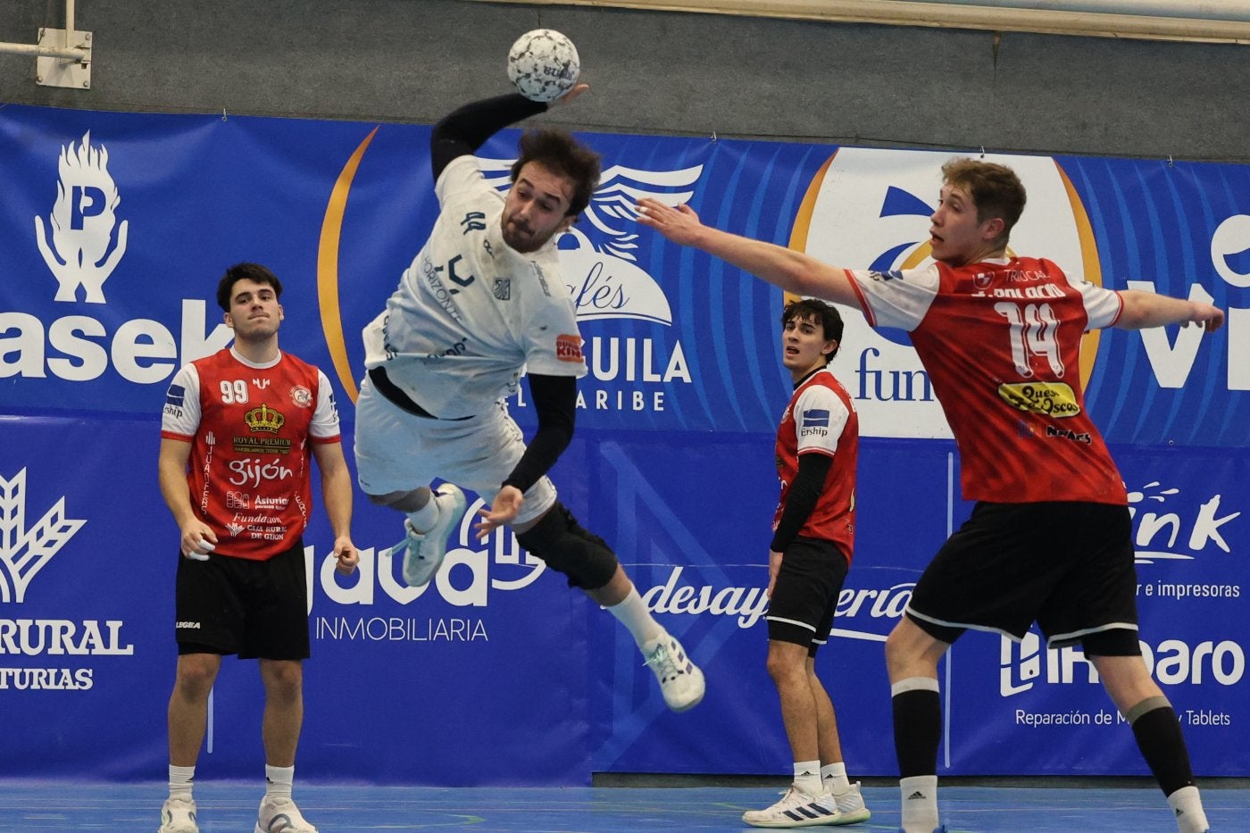 César Sánchez, en un lanzamiento del Horizonte Atlética.