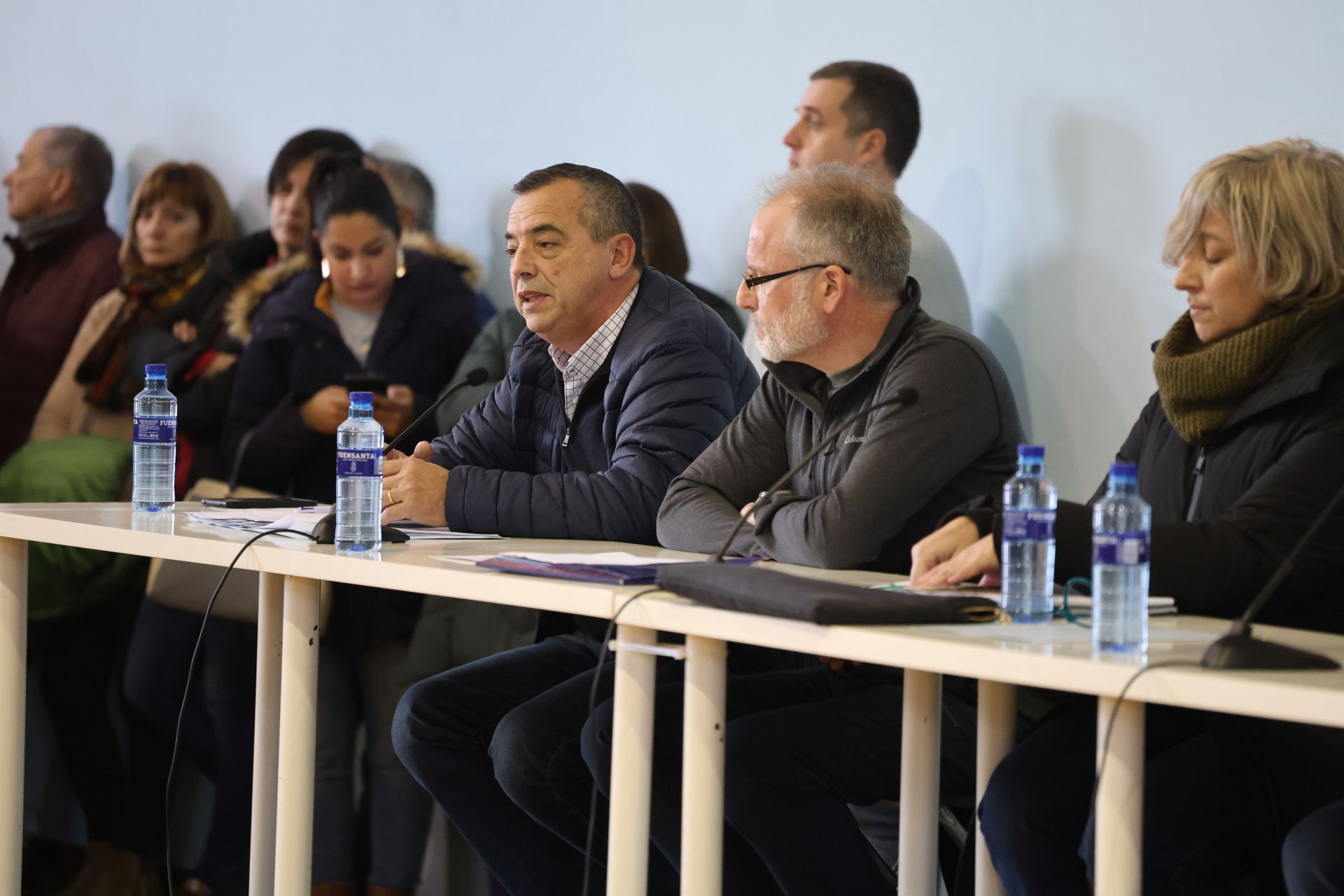 Tensión, enfado e indignación en el encuentro entre ganaderos y el Principado