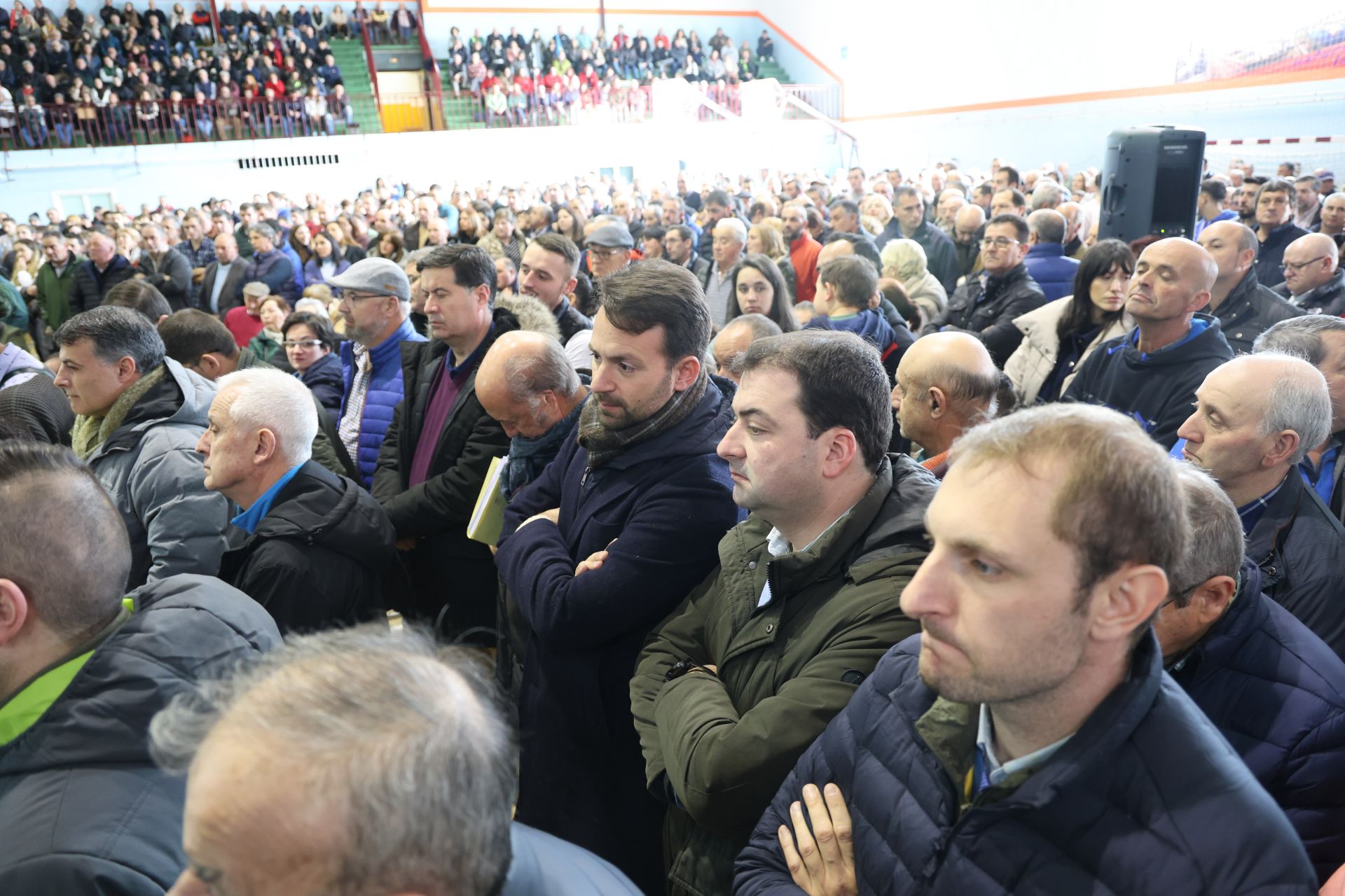 Tensión, enfado e indignación en el encuentro entre ganaderos y el Principado