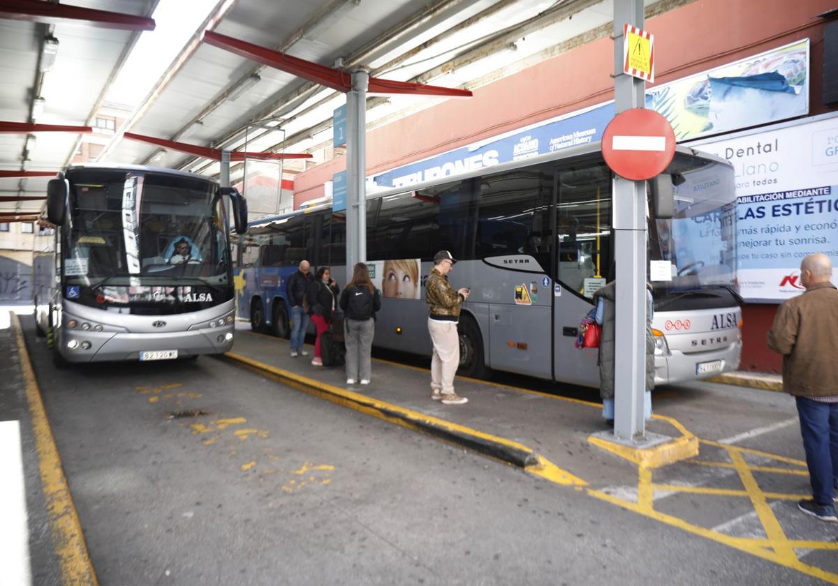 Barbón, sobre la gratuidad del transporte público: «Es difícil que Asturias pueda compensar lo que aportaba el Gobierno»