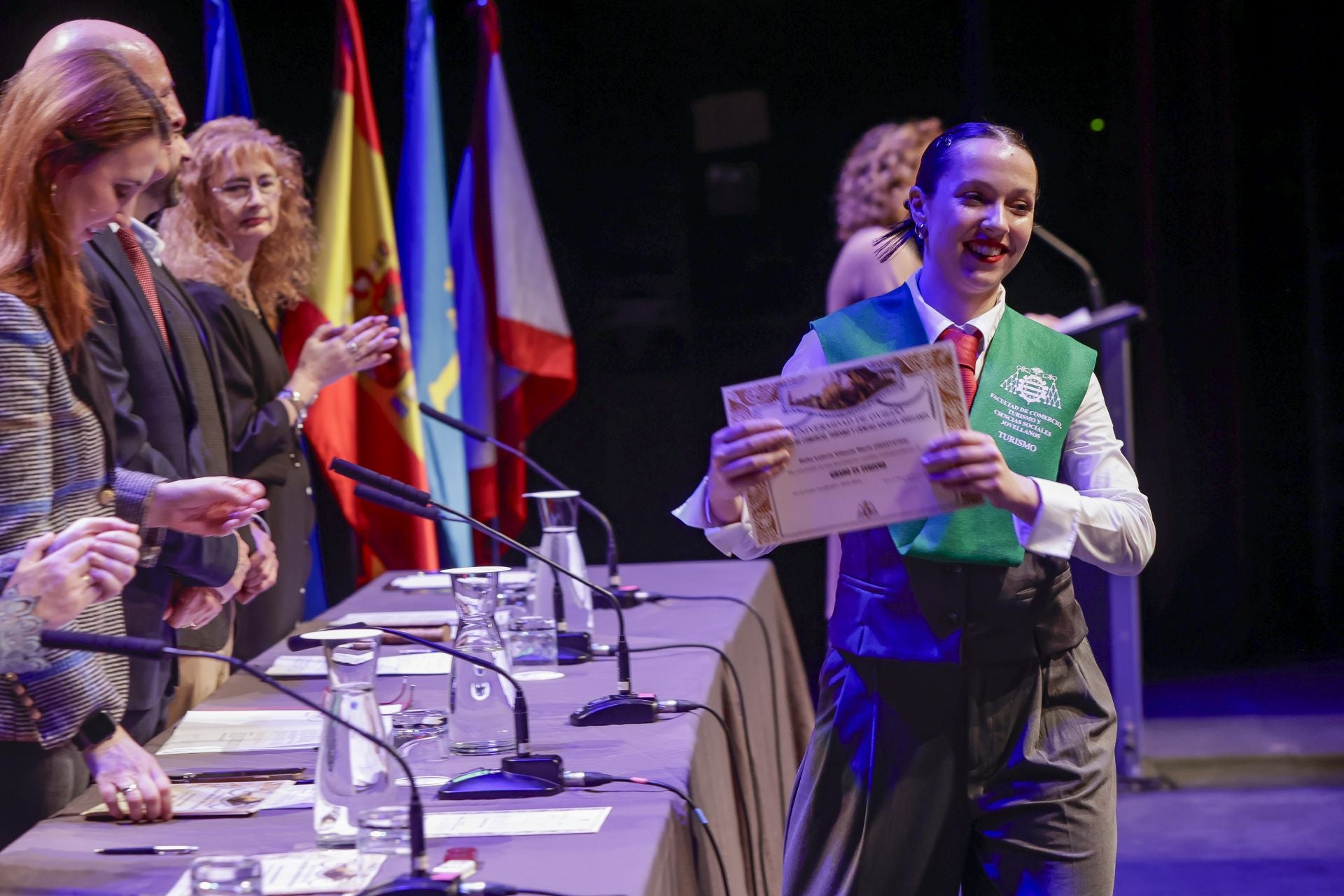 Acto de graduación de los alumnos de la Facultad de Comercio, Turismo y Ciencias Sociales Jovellanos