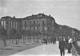 1936. Sede central del Ateneo Casino Obrero en el Muro de San Lorenzo.