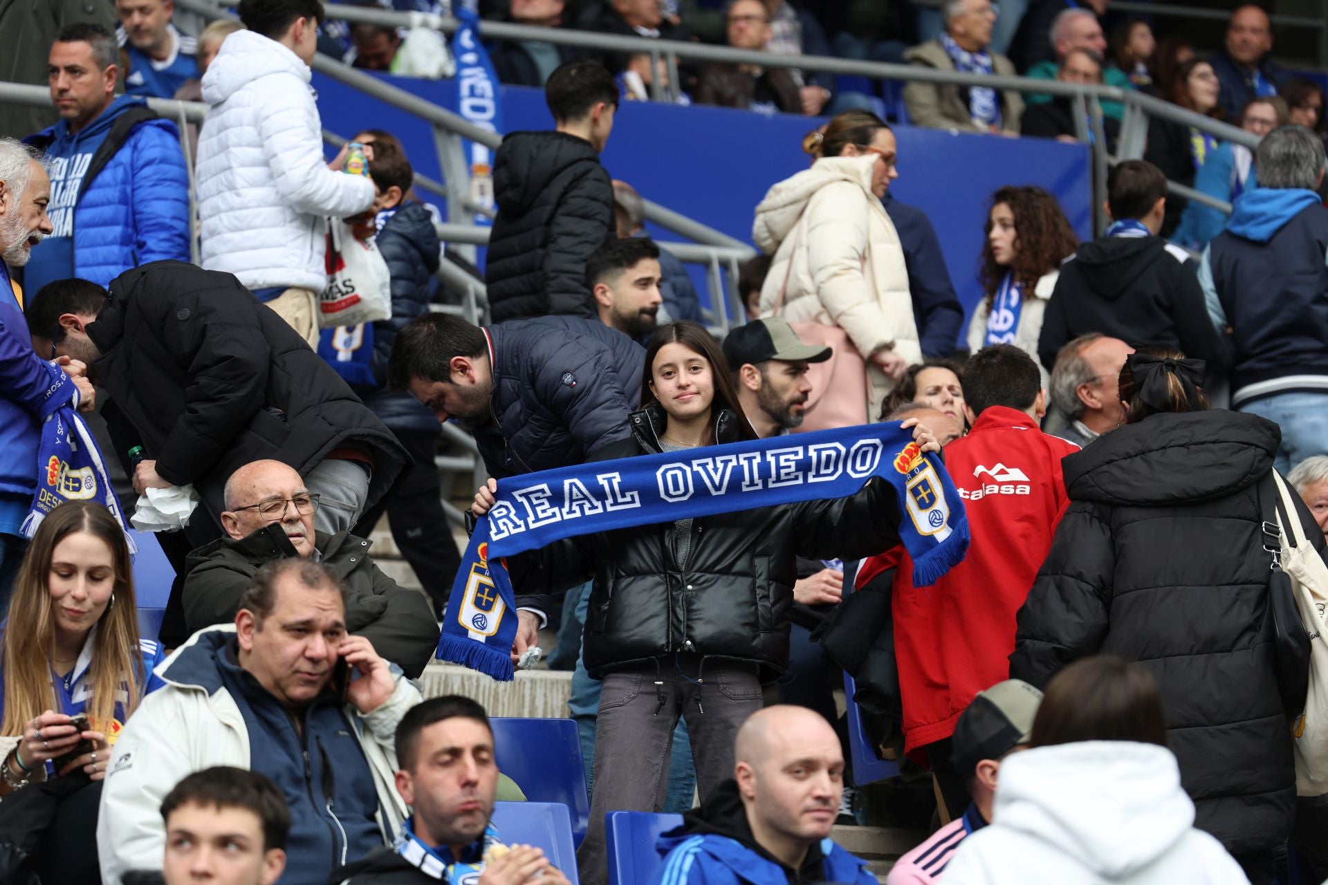 Fotos: ¿Estuviste en el Real Oviedo - Castellón? ¡Búscate!