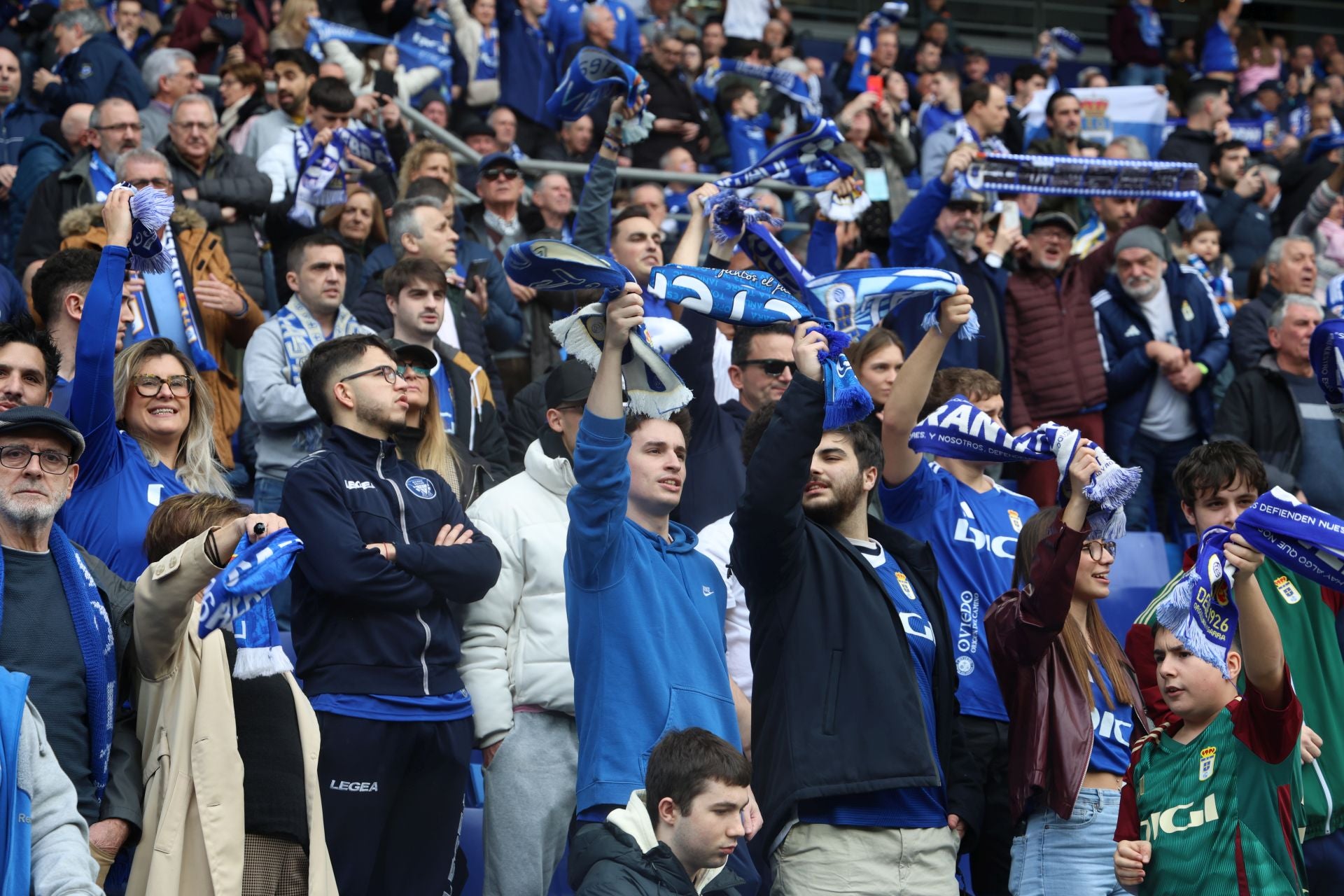 Fotos: ¿Estuviste en el Real Oviedo - Castellón? ¡Búscate!