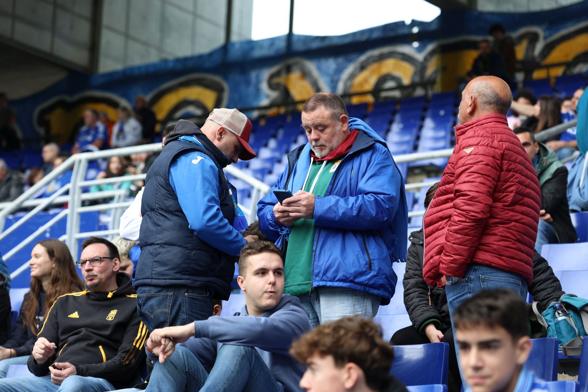 Fotos: ¿Estuviste en el Real Oviedo - Castellón? ¡Búscate!