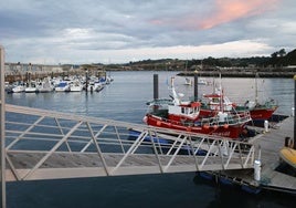 Barcos de pesca en el puerto de Candás.