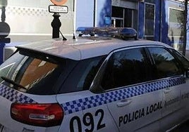 Un coche de la Policía Local de Langreo.