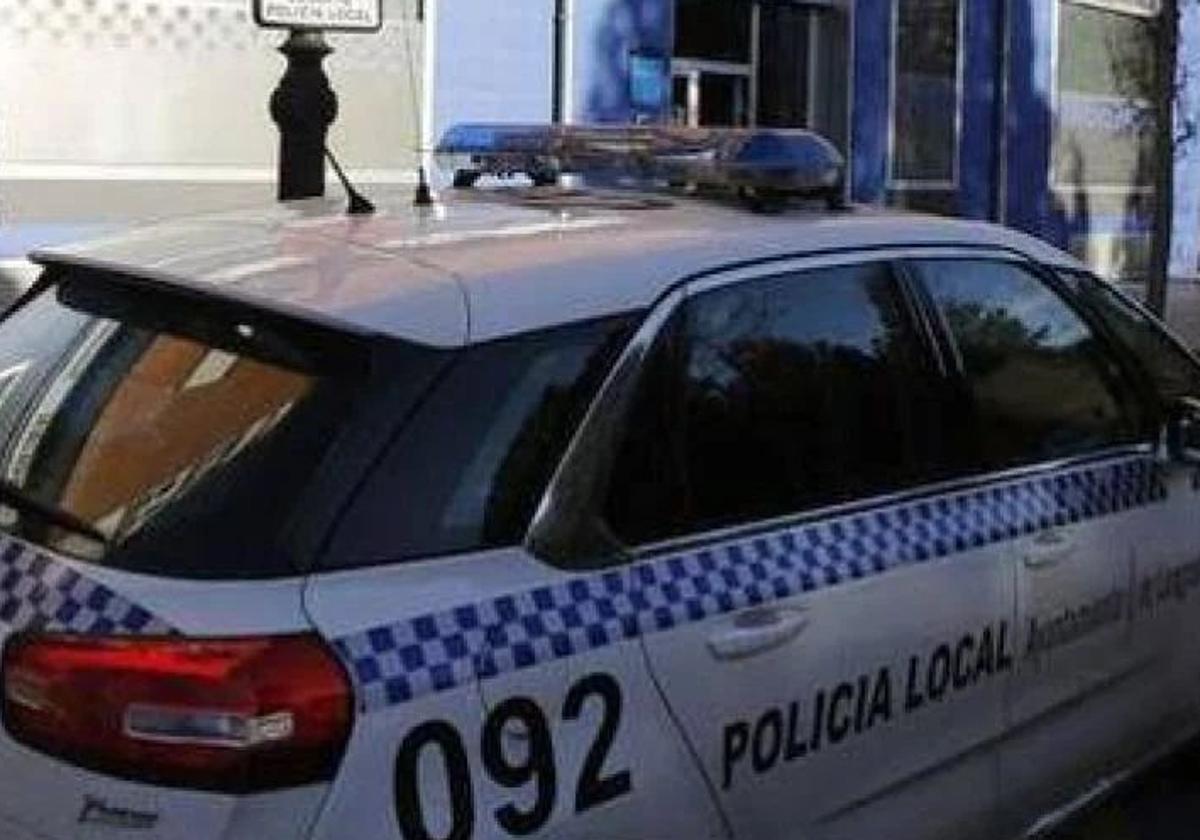 Un coche de la Policía Local de Langreo.