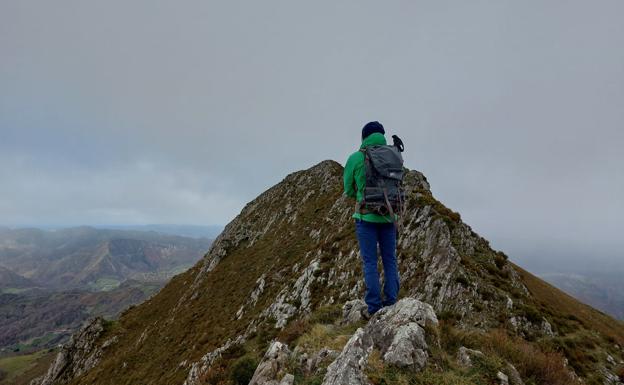 Mirando atrás, hacia el Facéu, desde el Fontón