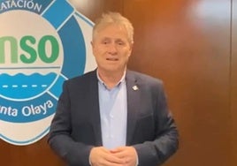 Enrique Plaza, expresidente del Club Natación Santa Olaya, felicita a EL COMERCIO