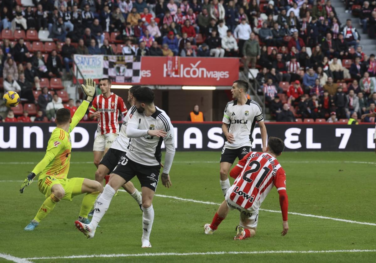 Nico Serrano, tras asistir a Dotor en la jugada del segundo gol, tuvo su propia oportunidad, pero el balón se fuera por poco.