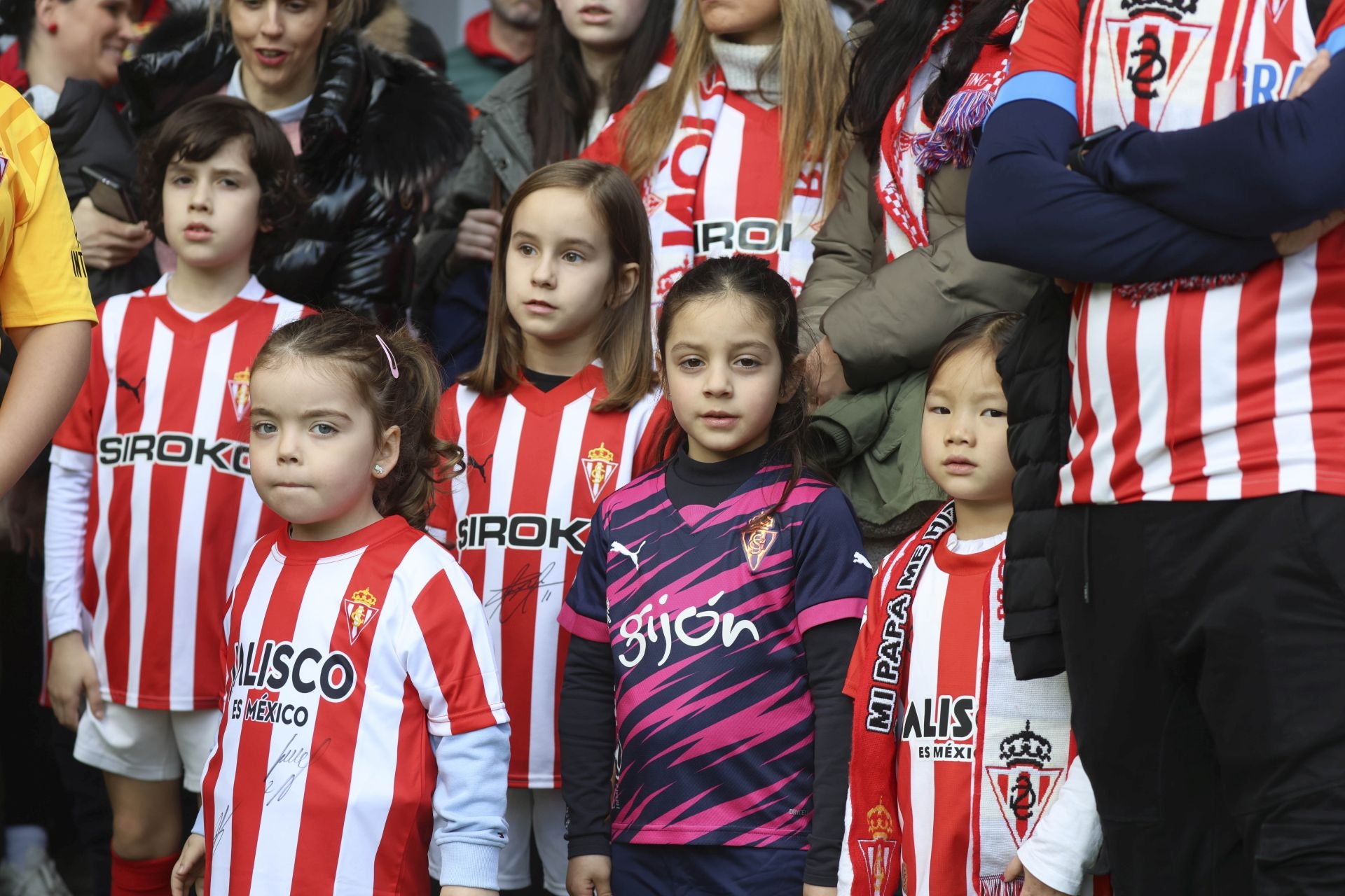 ¿Estuviste en el Sporting de Gijón - Burgos? ¡Búscate en las gradas de El Molinón!