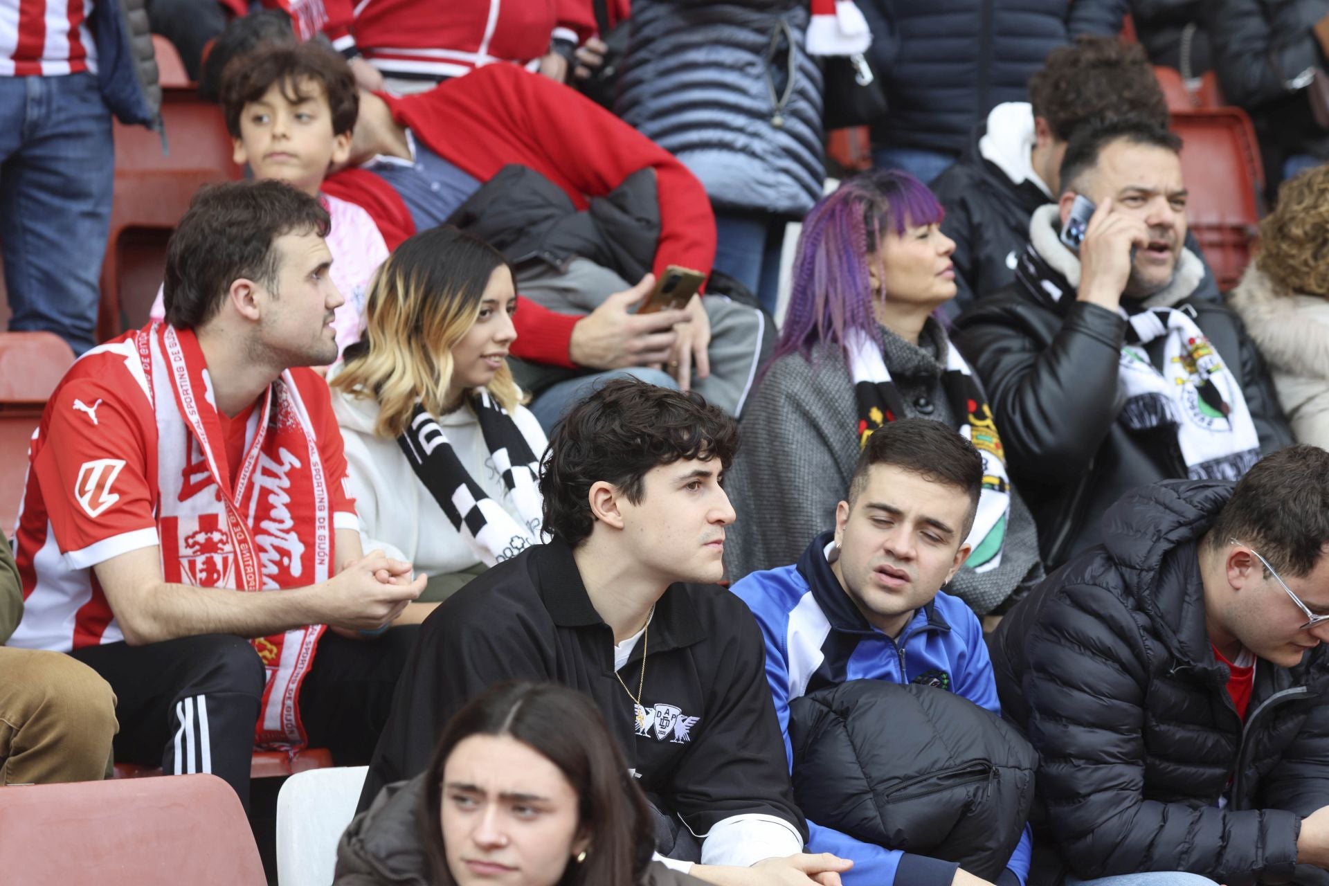 ¿Estuviste en el Sporting de Gijón - Burgos? ¡Búscate en las gradas de El Molinón!