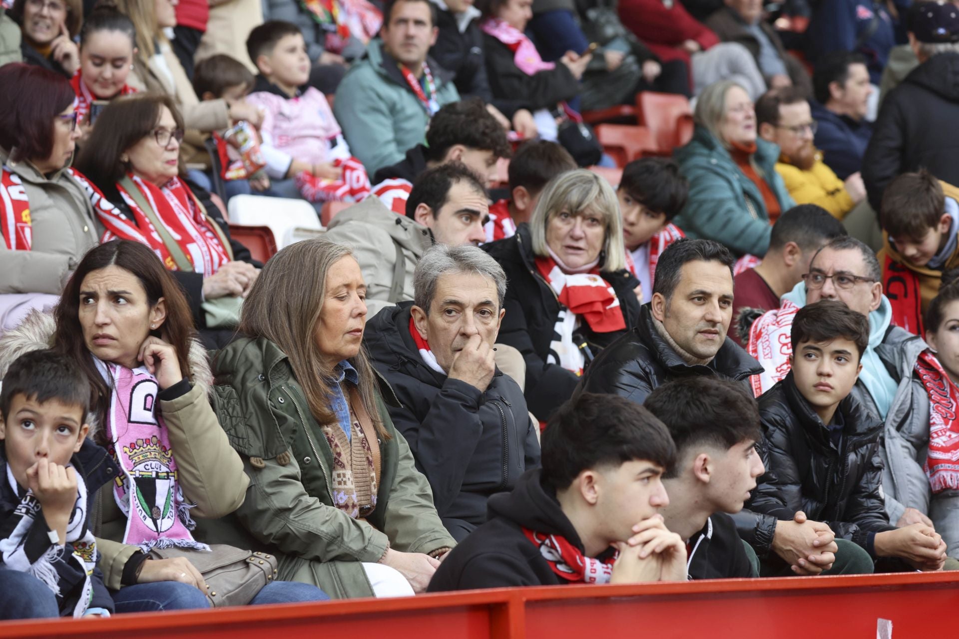 ¿Estuviste en el Sporting de Gijón - Burgos? ¡Búscate en las gradas de El Molinón!