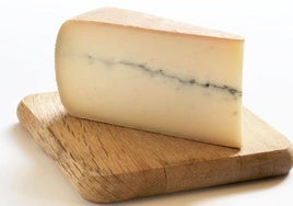 Alerta alimentaria: detectan la bacteria E.coli en un queso francés