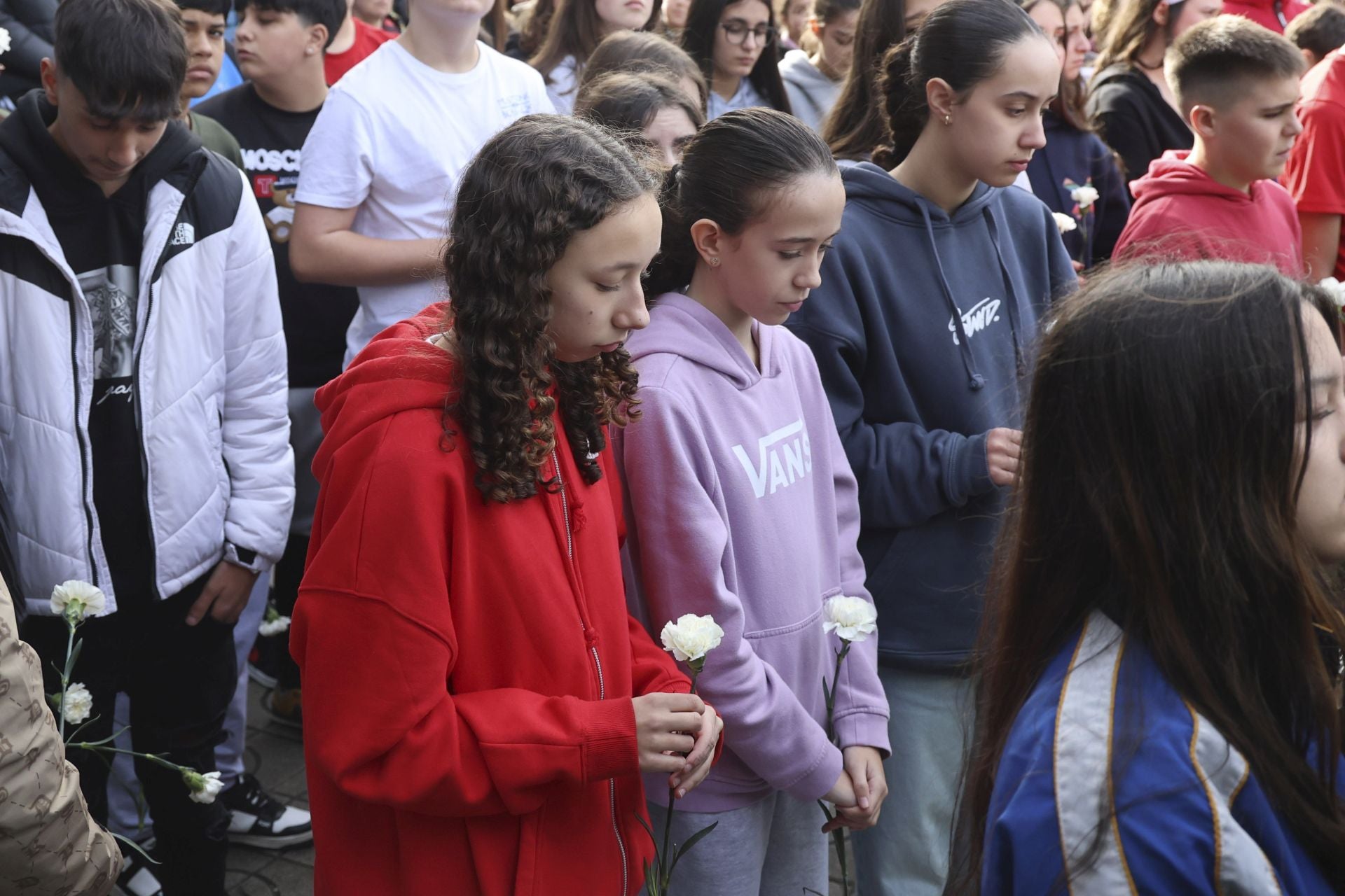 Clamor entre los niños de Langreo contra el crimen de Karilenia