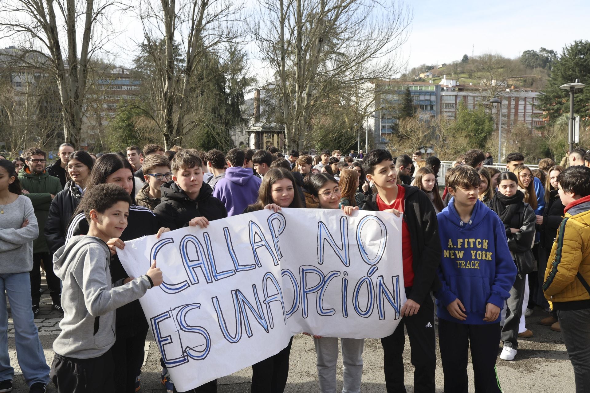 Clamor entre los niños de Langreo contra el crimen de Karilenia